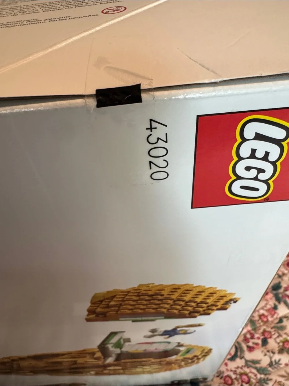Lego FIFA World Cup Trophy Build - 43020 Gold and Green